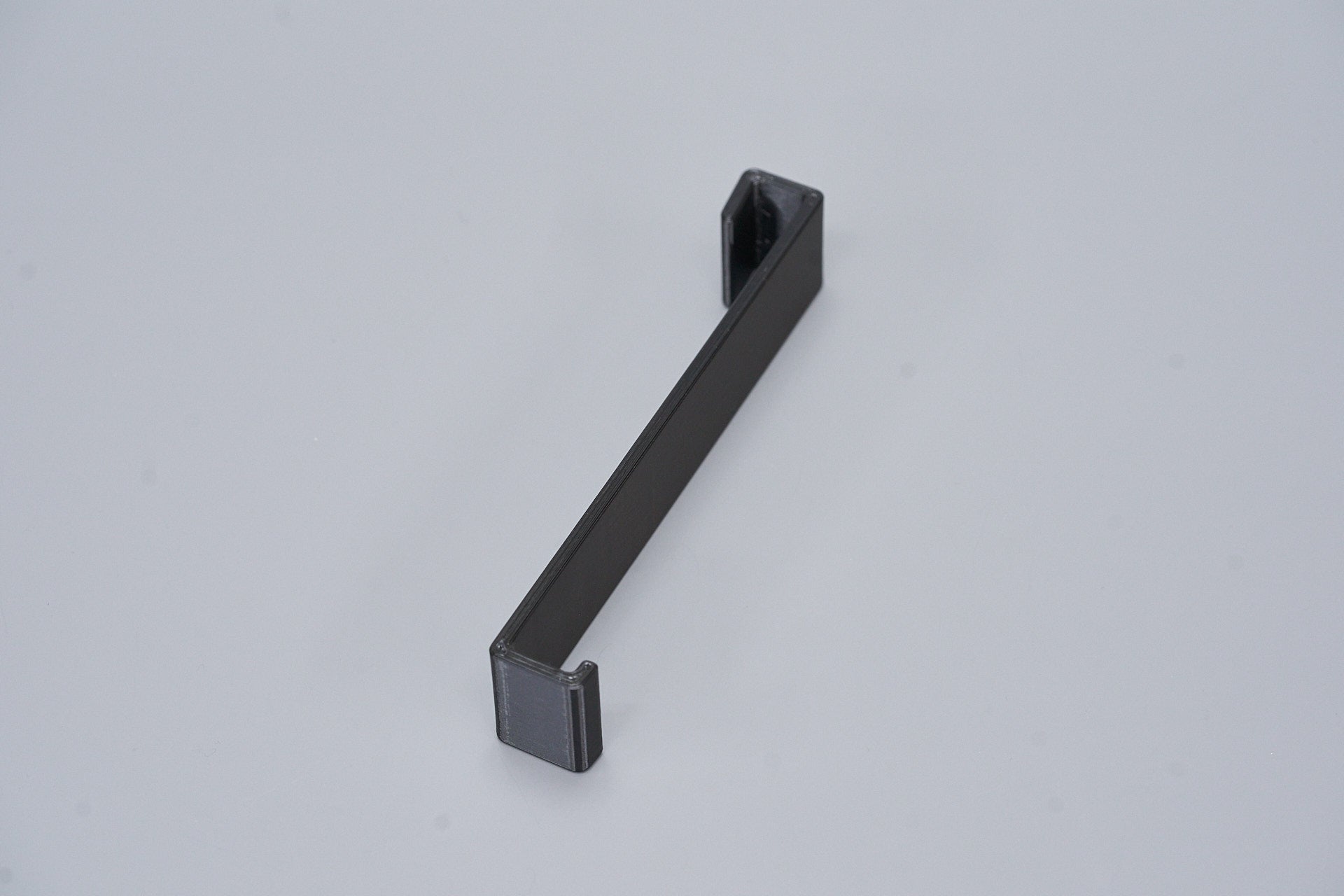 Haken für Lüfter Bausatz im Wohnmobil