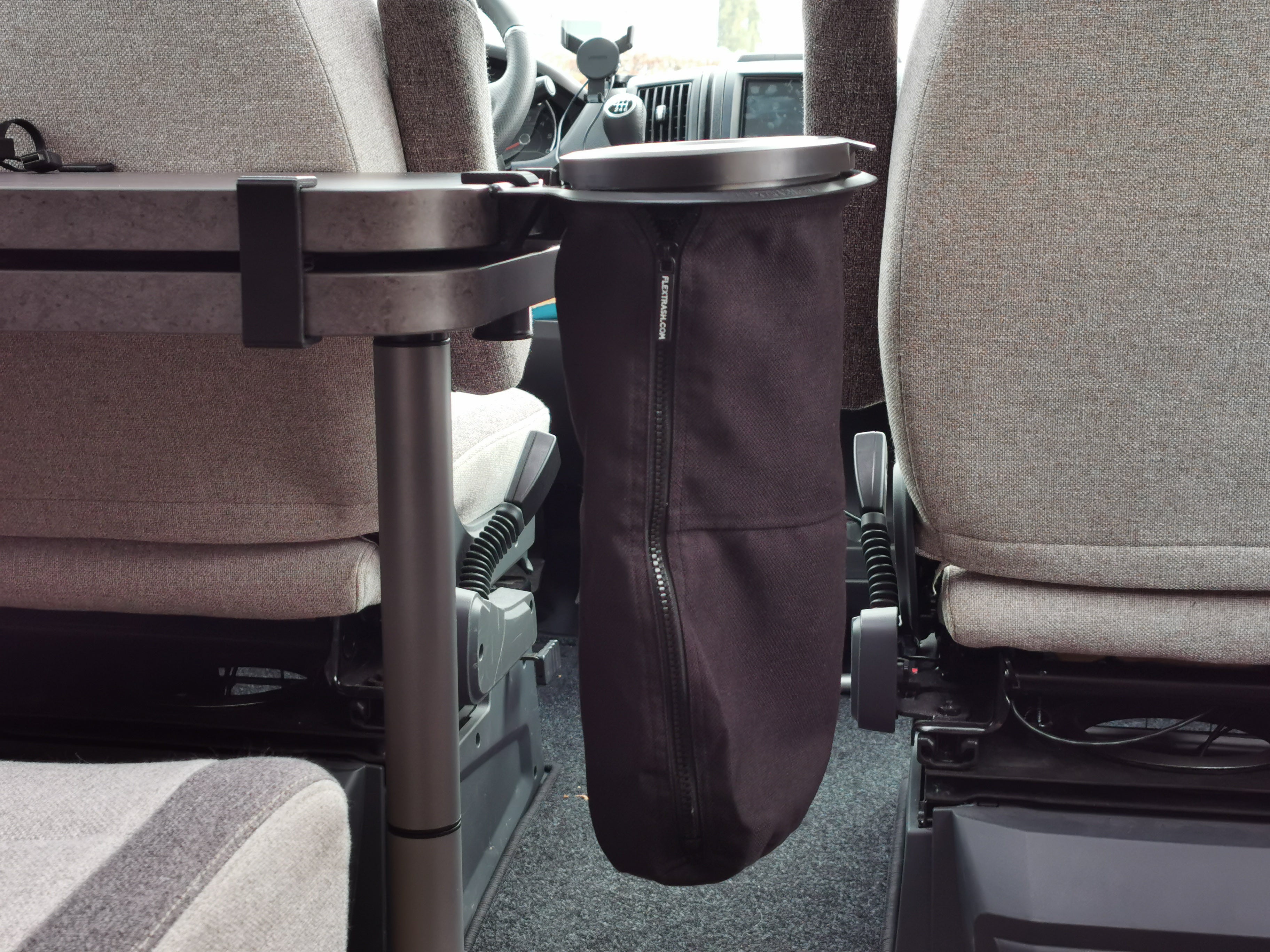 Adapter für Flextrash/VarioTrash an Tischplatte